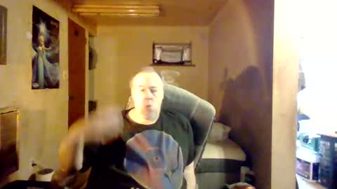 Snapshot of reddragon1195 chatting on December 25, 7:34 pm reddragon1195 online show from December 25, 7:34 pm