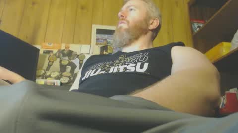 Snapshot of redhead4fun chatting on January 6, 5:30 am theredhead4fun online show from January 6, 5:30 am