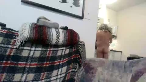 Chris online show from April 4, 10:51 pm