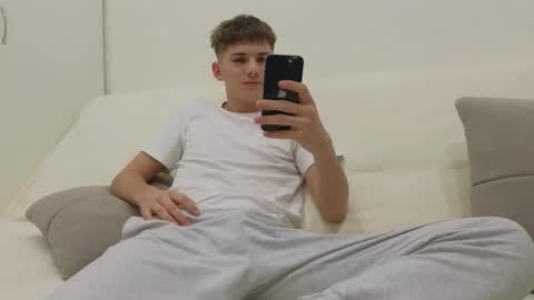 Alex online show from November 24, 5:58 pm