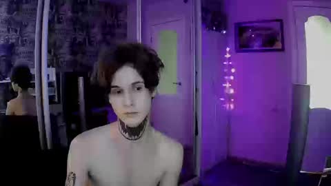 Snapshot of remitrash chatting on September 19, 7:20 am RemiTrash online show from September 19, 7:20 am