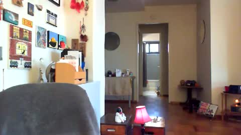 Residentofthecity online show from November 13, 9:08 pm