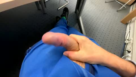 Snapshot of revilo1165 chatting on December 7, 2:13 pm revilo1165 online show from December 7, 2:13 pm