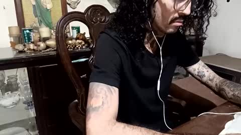 Snapshot of rhinoley chatting on October 27, 2:25 am rhinoley online show from October 27, 2:25 am