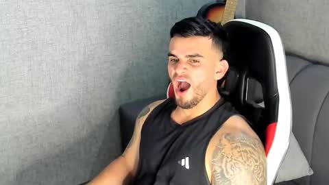 ricardogonzalez666 online show from November 10, 11:09 pm