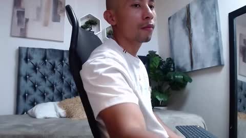 Snapshot of richar_voller chatting on October 1, 11:47 am richar_voller online show from October 1, 11:47 am