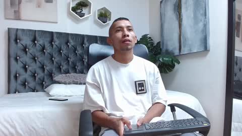 Snapshot of richar_voller chatting on February 4, 10:54 am richar_voller online show from February 4, 10:54 am