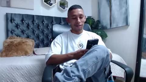 Snapshot of richar_voller chatting on October 7, 11:25 am richar_voller online show from October 7, 11:25 am