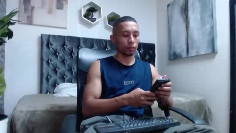 richar_voller online show from December 18, 12:23 pm