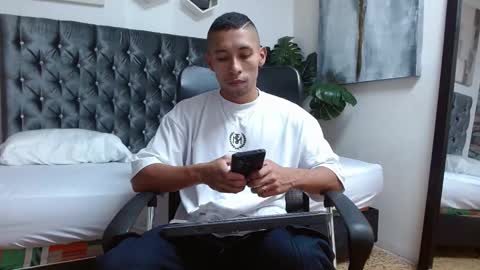 Snapshot of richar_voller chatting on February 24, 11:21 am richar_voller online show from February 24, 11:21 am