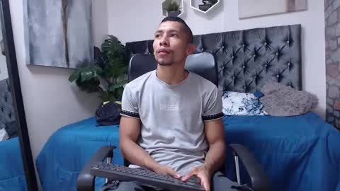 Snapshot of richar_voller chatting on January 17, 11:17 am richar_voller online show from January 17, 11:17 am