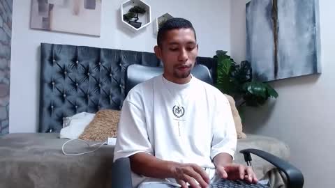 Snapshot of richar_voller chatting on September 29, 11:19 am richar_voller online show from September 29, 11:19 am