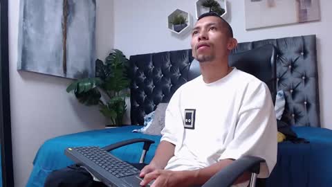 Snapshot of richar_voller chatting on January 16, 11:15 am richar_voller online show from January 16, 11:15 am