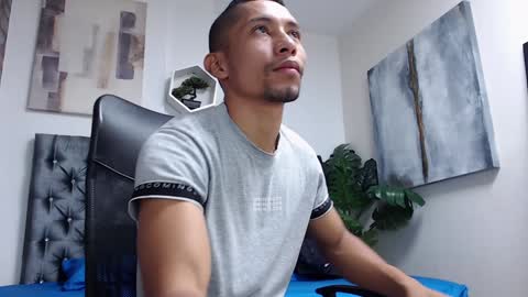 Snapshot of richar_voller chatting on December 11, 11:21 am richar_voller online show from December 11, 11:21 am