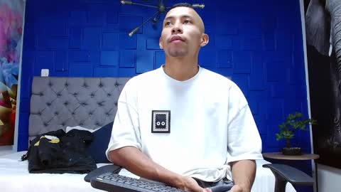 Snapshot of richar_voller chatting on January 9, 11:25 am richar_voller online show from January 9, 11:25 am