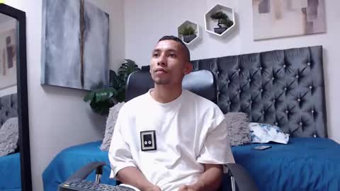 Snapshot of richar_voller chatting on January 25, 5:40 pm richar_voller online show from January 25, 5:40 pm