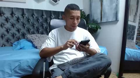 Snapshot of richar_voller chatting on February 26, 10:48 am richar_voller online show from February 26, 10:48 am