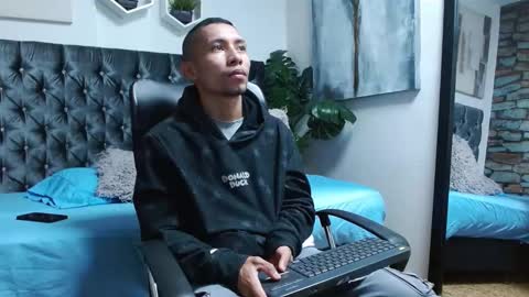 Snapshot of richar_voller chatting on February 27, 11:10 am richar_voller online show from February 27, 11:10 am