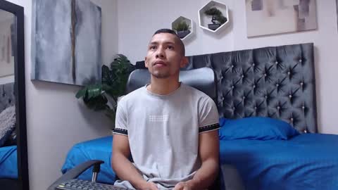 Snapshot of richar_voller chatting on January 12, 12:44 pm richar_voller online show from January 12, 12:44 pm