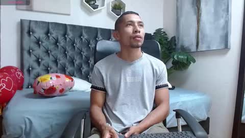 Snapshot of richar_voller chatting on February 20, 11:09 am richar_voller online show from February 20, 11:09 am
