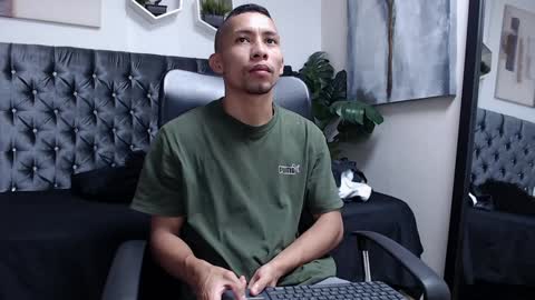 Snapshot of richar_voller chatting on December 5, 11:16 am richar_voller online show from December 5, 11:16 am
