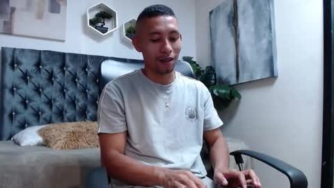 Snapshot of richar_voller chatting on September 30, 11:36 am richar_voller online show from September 30, 11:36 am