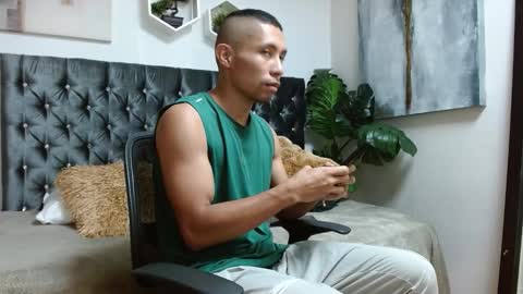 Snapshot of richar_voller chatting on September 19, 11:10 am richar_voller online show from September 19, 11:10 am