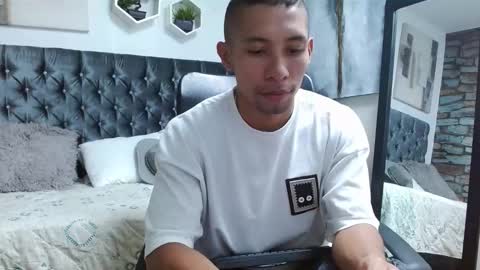 Snapshot of richar_voller chatting on March 7, 11:29 am richar_voller online show from March 7, 11:29 am