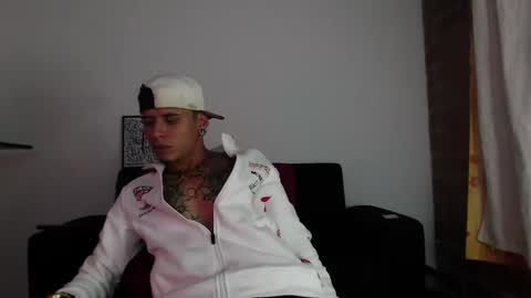Snapshot of rickgraim chatting on October 4, 1:43 am rickgraim online show from October 4, 1:43 am