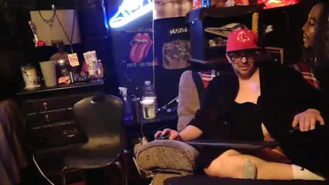 rm_discov3ri33z online show from February 11, 7:54 am