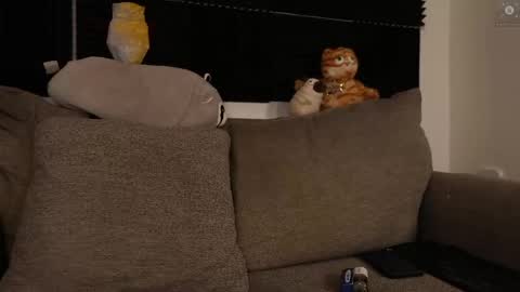 Ryan aka KeylimeRy online show from April 1, 1:24 pm