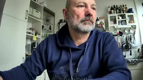 Snapshot of roadrunnerger chatting on February 21, 1:00 pm roadrunnerger online show from February 21, 1:00 pm