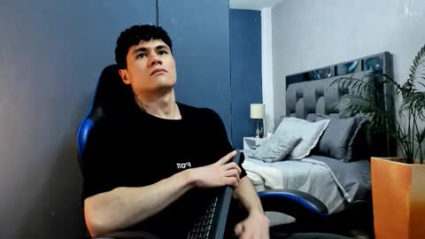 Roan Birkin online show from September 16, 9:04 pm