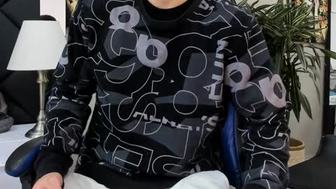 Roan Birkin online show from March 29, 7:25 pm