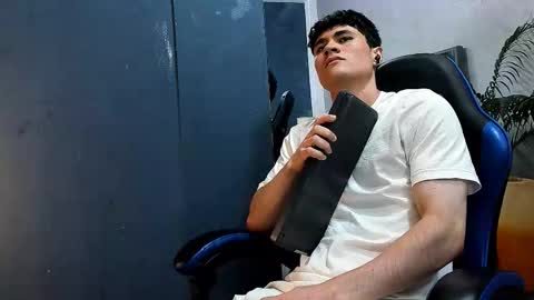 Roan Birkin online show from September 19, 9:25 pm