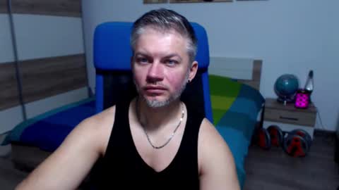 Snapshot of robbyshawz chatting on October 10, 8:08 am robbyshawz online show from October 10, 8:08 am