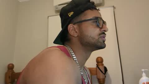 robin1036 online show from April 8, 10:58 am