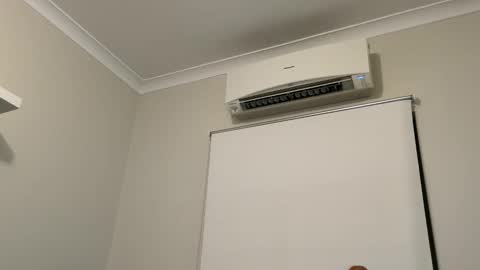 robin1036 online show from April 12, 11:55 am