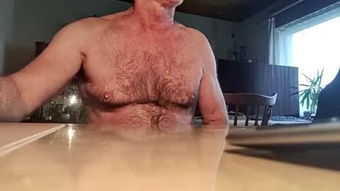 Snapshot of robke1966 chatting on February 8, 9:03 am robke1966 online show from February 8, 9:03 am