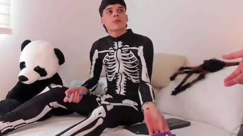 RockyWood20CM online show from October 12, 9:42 pm