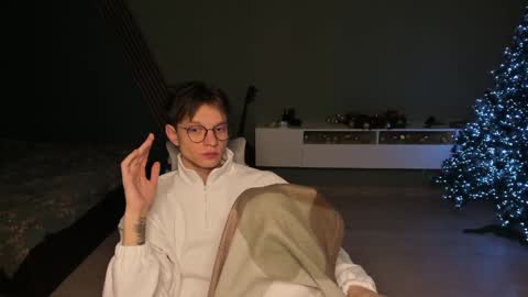 Snapshot of romeo_mercy chatting on January 2, 10:11 pm Romeo online show from January 2, 10:11 pm