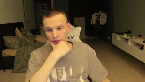 Snapshot of romeo_mercy chatting on February 20, 10:59 pm Romeo online show from February 20, 10:59 pm