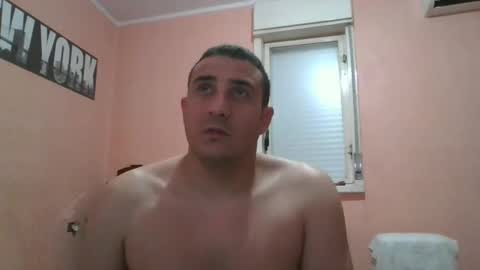 Snapshot of rosario1212 chatting on January 24, 12:52 am Rosario online show from January 24, 12:52 am