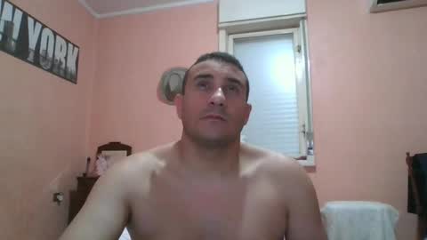 Snapshot of rosario1212 chatting on January 17, 12:42 am Rosario online show from January 17, 12:42 am