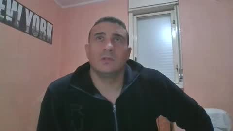 Snapshot of rosario1212 chatting on December 10, 12:13 am Rosario online show from December 10, 12:13 am