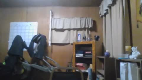 Snapshot of rosepanda chatting on February 6, 7:35 am Lost4gain online show from February 6, 7:35 am