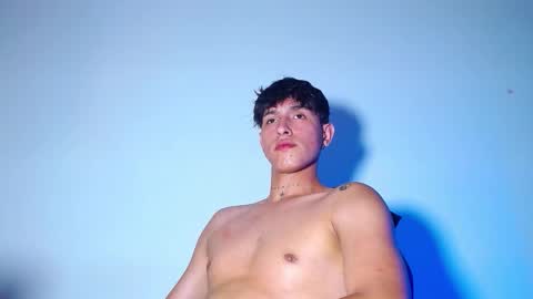 rowanboy23 online show from February 6, 1:57 am