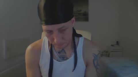 royalpapi12 online show from April 9, 6:41 am