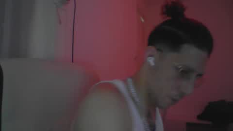 royalpapi12 online show from April 1, 1:41 pm