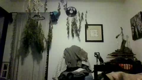 Snapshot of royboy2561 chatting on October 13, 8:20 am Roy Murrin online show from October 13, 8:20 am